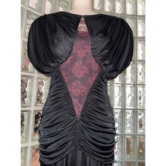 VTG Filigree Black Body Con Rouched Long Dress Lace Cap Sleeve Ruched - size 8 - Picture 12 of 12